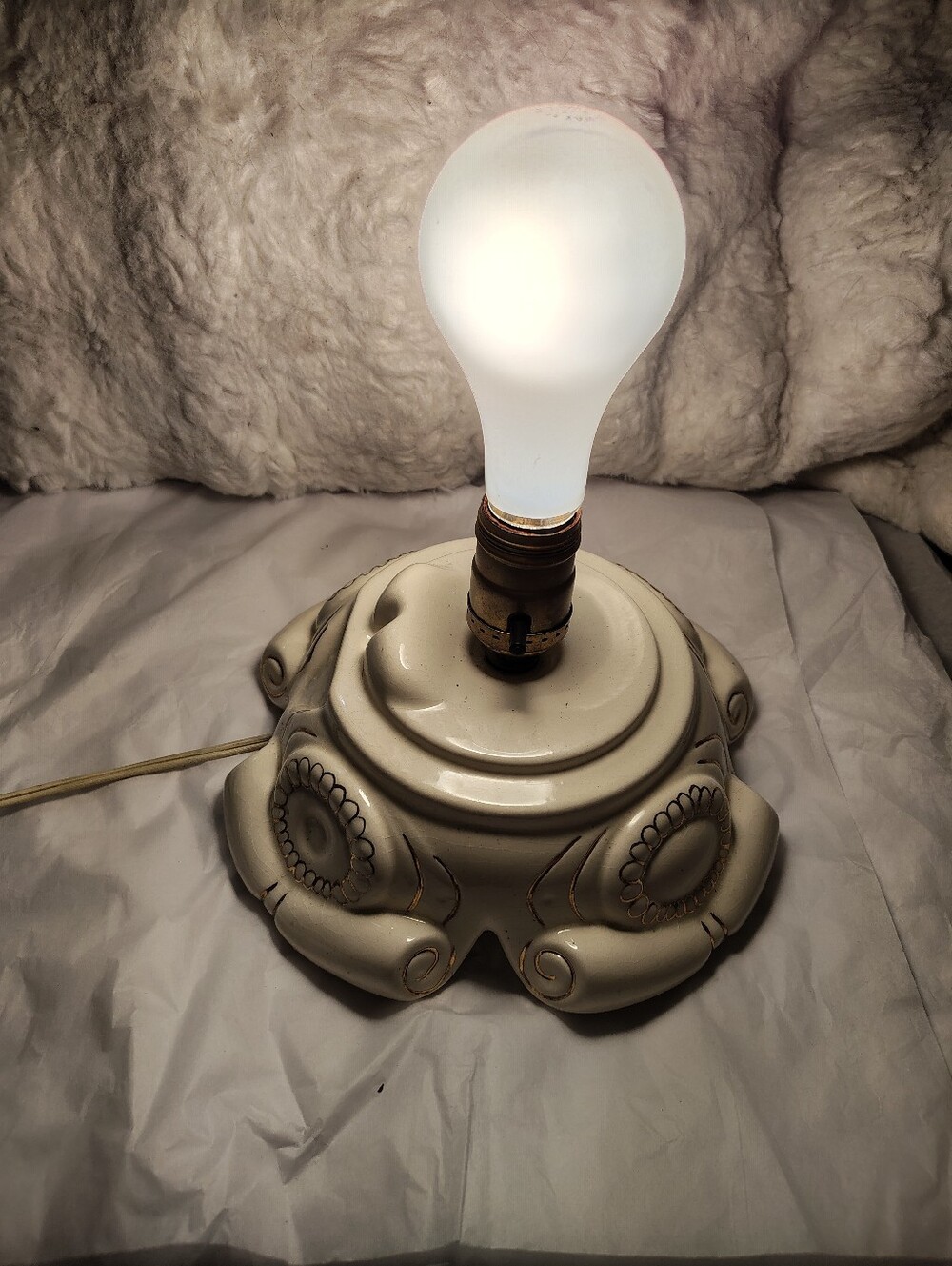 Vintage Ceramic Christmas Tree Replacement Base White Gold Trim 9" - Picture 2 of 12